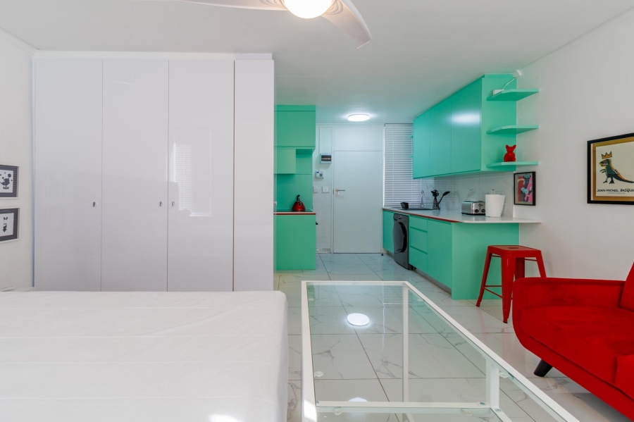 1 Bedroom Property for Sale in Sea Point Western Cape
